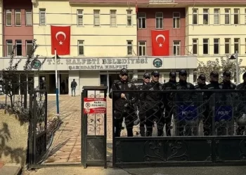 Halfeti Belediyesi’ne operasyon! Eski AKP’li başkan da gözaltında