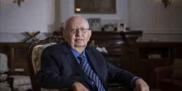 Hüsamettin Cindoruk hayatını kaybetti