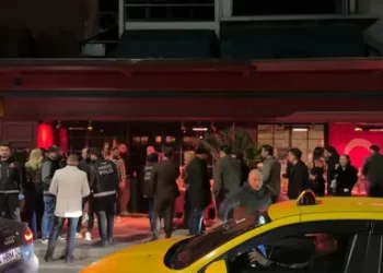 İstanbul'da uyuşturucu soruşturmasında 17 gözaltı kararı İstanbul’da uyuşturucu soruşturmasında 17 gözaltı kararı