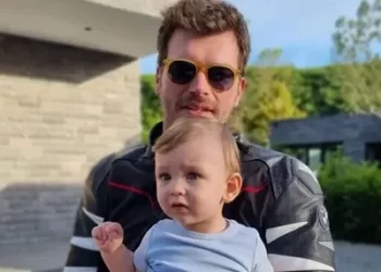 Kıvanç Tatlıtuğ oğlunu koleje yazdırmak için kuraya soktu