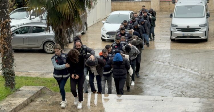 Kocaeli’de araç ticareti vurgunu...