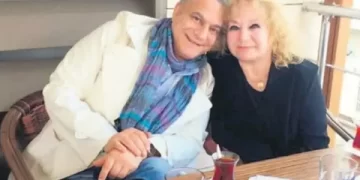 Mehmet Ali Erbil annesinin cenaze törenine katılmadı Mehmet Ali Erbil annesinin cenaze törenine katılmadı