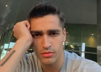 Mert Ramazan Demir’den küçük hayranına jest