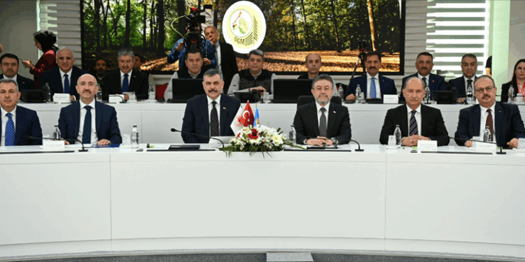 Bakan Yumaklı ”Orman Yangınlarında Riskli İllerin Valileriyle Koordinasyon Toplantısı”na katıldı