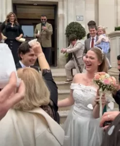 Serel Yereli Londra nikah masasina oturdu1 habermeydan