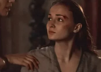 Sophie Turner: Seksi Game of Thrones'ta öğrendim Sophie Turner: Seksi Game of Thrones’ta öğrendim