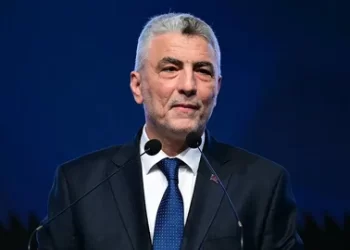 Ticaret Bakanı Bolat'tan Van'daki Esnafa Kredi Duyurusu Ticaret Bakanı Bolat’tan Van’daki Esnafa Kredi Duyurusu