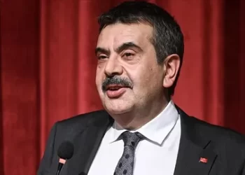 Okulları tarikat ve cemaatlere bırakan Yusuf Tekin kimdir?