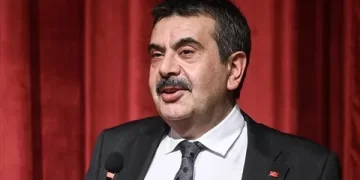 Okulları tarikat ve cemaatlere bırakan Yusuf Tekin kimdir?