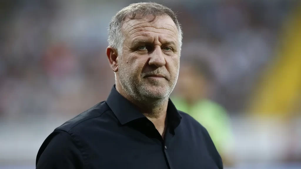 amedspor mesut bakkal ile yollarini ayirdi habermeydan