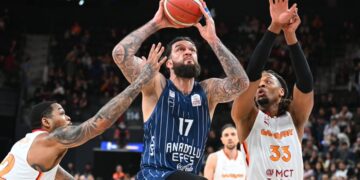 Anadolu Efes, Galatasaray’ı son periyotta geçti!
