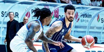 Anadolu Efes, Petkimspor deplasmanında farklı kazandı!