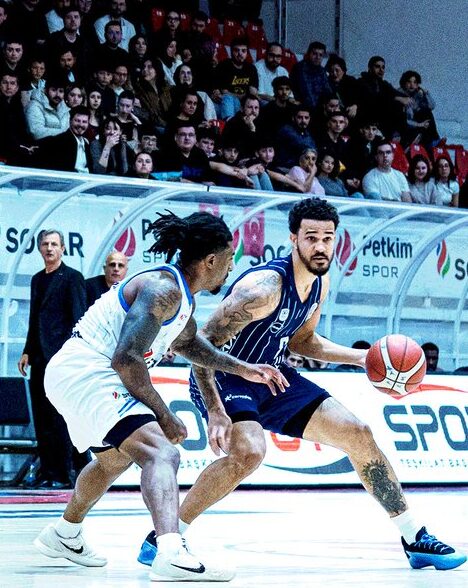 Anadolu Efes, Petkimspor deplasmanında farklı kazandı! anadolu efes petkimspor deplasmaninda farkli kazandi habermeydan e1775400863480