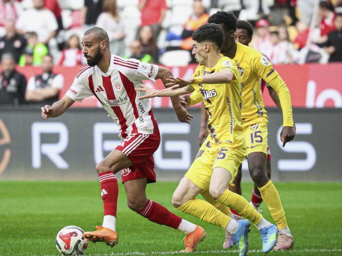 antalyaspor eyupsporu 3 golle devirdi habermeydan e1775409914378