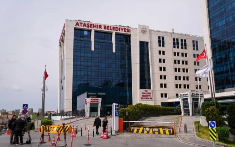Ataşehir Belediyesi CHP'de kaldı.