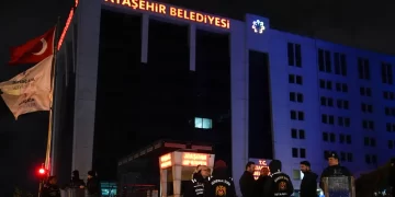 Ataşehir Belediyesi’ne operasyon: Gözaltına alınan şüpheliler adliyeye sevk edildi