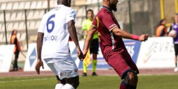 Bandırmaspor ile Sarıyer yenişemedi! Bandırmaspor ile Sarıyer yenişemedi!