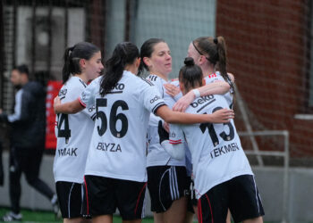 Beşiktaş, 1027 Antalyaspor önünde 3 puanı 7 golle aldı!