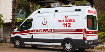 Bodrum açıklarında düzensiz göçmenleri taşıyan bot battı!