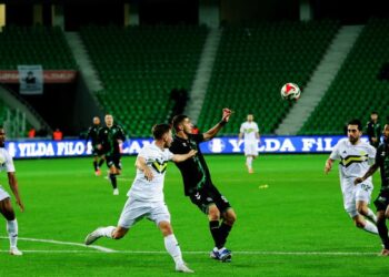 Esenler Erokspor, Sakarya’da kazandı, Sakaryaspor küme düştü!