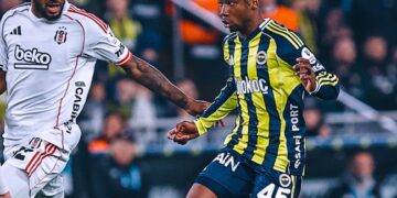 Fenerbahçe, Beşiktaş engelini tek golle aştı!