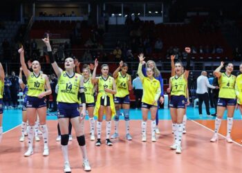 Fenerbahçe, Zeren Spor’u geçip finale yükseldi!