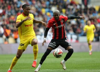 Göztepe, Gençlerbirliği deplasmanında 3 puanı 2 golle aldı! Göztepe, Gençlerbirliği deplasmanında 3 puanı 2 golle aldı!