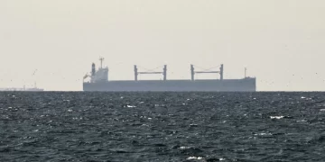 İran Devrim Muhafızları İsrail ile bağlantılı iki gemiyi ele geçirdi