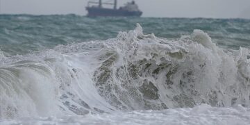 Japonya’da 7.5 büyüklüğünde deprem: Tsunami uyarısı!