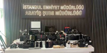 İstanbul’da kargo dolandırıcılığı operasyonu: Çok sayıda çalıntı eşya ele geçirildi