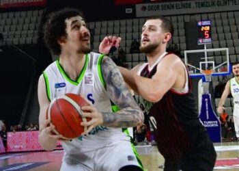 Manisa Basket, TOFAŞ’ı son periyotta devirdi!