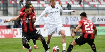 Manisa FK, Vanspor deplasmanında 1 attı 3 aldı!