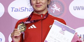 Milli güreşçi Nesrin Baş Avrupa şampiyonu!