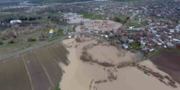 Muş Malazgirt’te, etkili yağış su baskınlarına neden oldu!