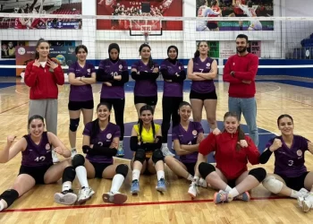 Muş Sultan Alparslan Yurdu Kız Voleybol Takımı yarı finalde!