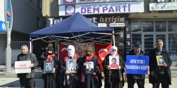 Muşlu ailelerin, evlat nöbetinde umutlu bekleyişi sürüyor!