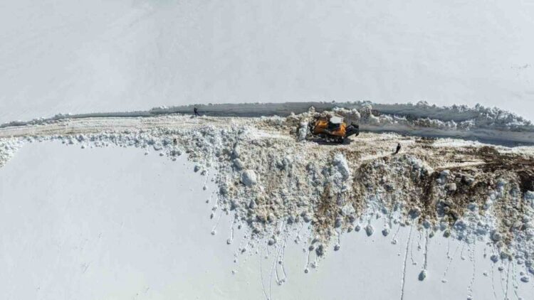 musta 5 metrelik karla zorlu mucadele suruyor habermeydan