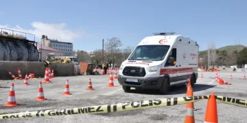 Muş’ta, ambulans sürücülerine sürüş eğitimi verildi!