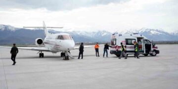 Muş’ta, ambulans uçak yenidoğan bebek havalandı!