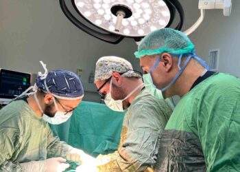 Muş’ta, asitli içecek tüketen 17 yaşındaki çocuğun midesi delindi!