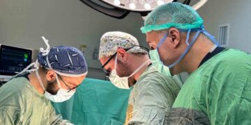 Muş’ta, asitli içecek tüketen 17 yaşındaki çocuğun midesi delindi!