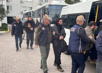 34 ilde IŞİD operasyonu: 198 kişi gözaltında 34 ilde IŞİD operasyonu: 198 kişi gözaltında