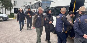 34 ilde IŞİD operasyonu: 198 kişi gözaltında 34 ilde IŞİD operasyonu: 198 kişi gözaltında