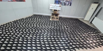 İstanbul ve Adana’da çok sayıda ruhsatsız tabanca ele geçirildi