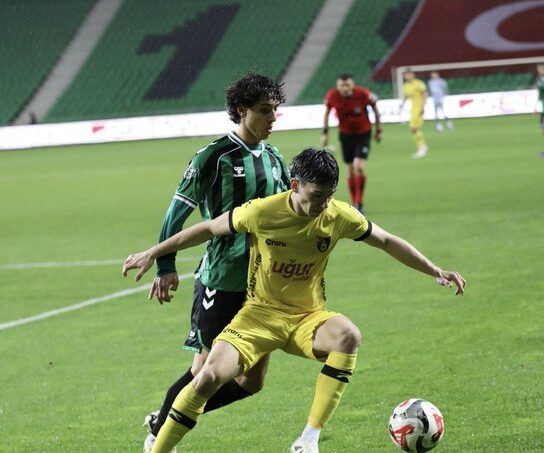 sakaryaspor ile istanbulspor puanlari paylasti habermeydan e1775330564358