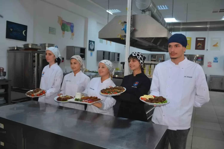 sinop universitesi ogrencilerinden en lezzetli hamsi koftesi yarismasi habermeydan