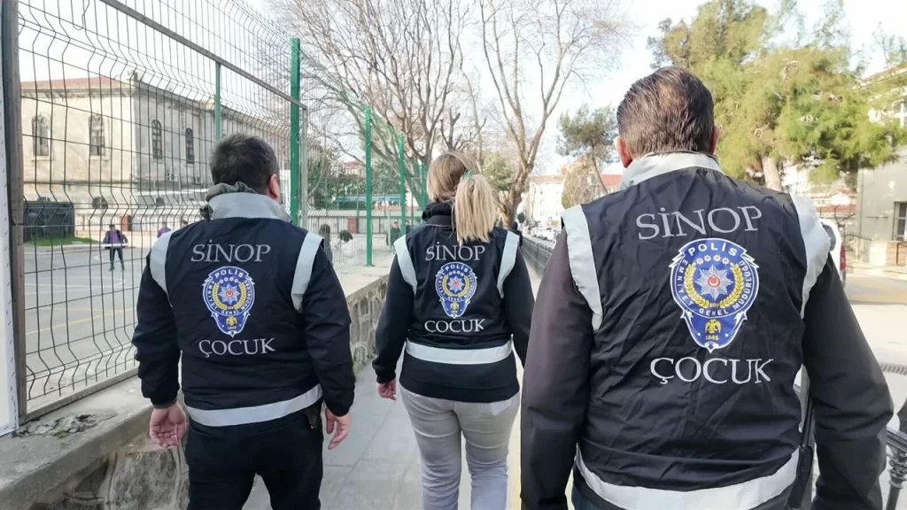 sinopta guvenli egitim icin emniyet ekipleri sahada habermeydan