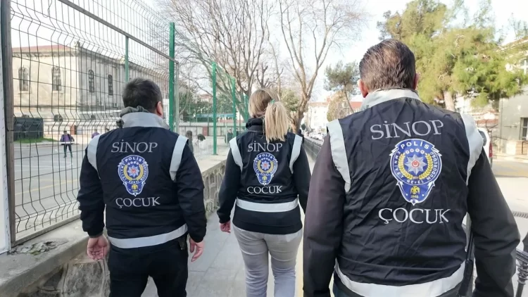 sinopta guvenli egitim icin emniyet ekipleri sahada habermeydan