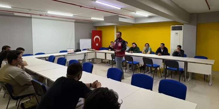 Sinop’ta, KYK öğrencilerine evlilik öncesi eğitimi verildi!