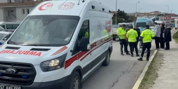 Sinop’ta, otomobil ile motosiklet çarpışması sonucu 2 kişi yaralandı!